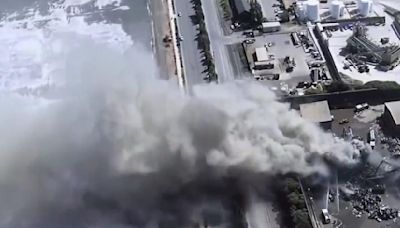 Smoke from Redwood City recycling plant fire causing concern among residents