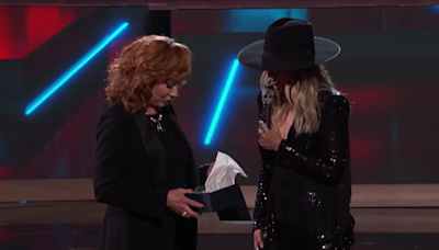 Lainey Wilson surprised by Reba during 'The Voice' finale with invite to join the Grand Ole Opry