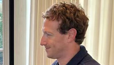 Mark Zuckerberg's desk photo reveals top-secret product next to his candy