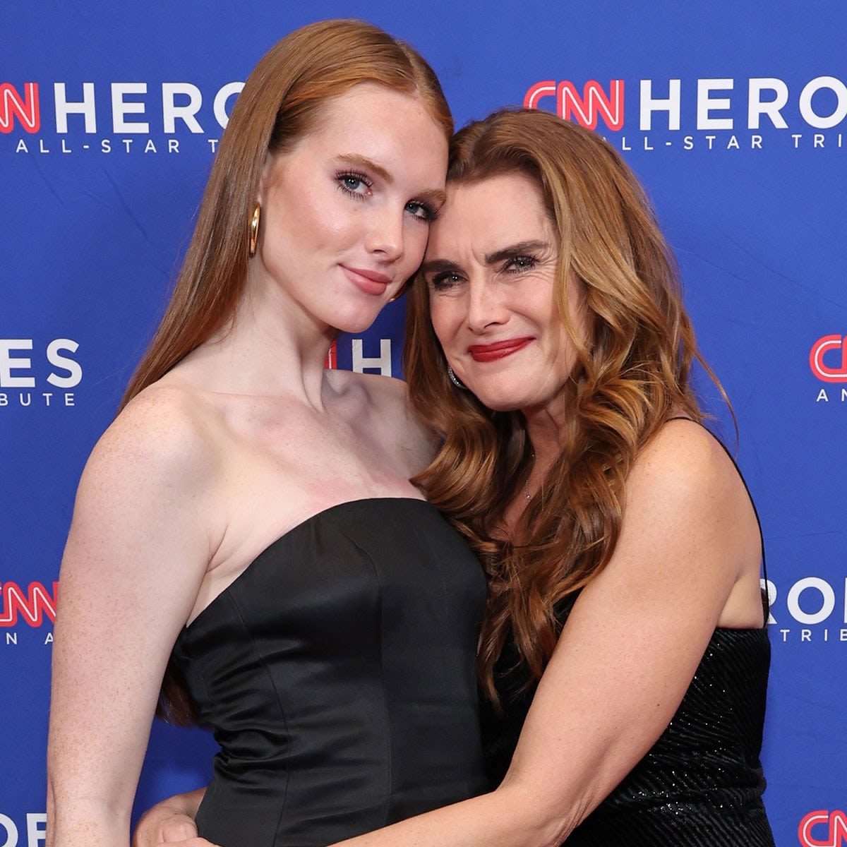 Watch Brooke Shields' Sweet Twinning Moment With Daughter Grier