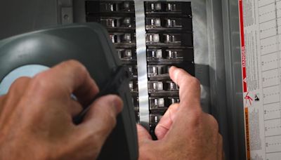 Police shut off circuit breaker swiping scheme in Riverside County