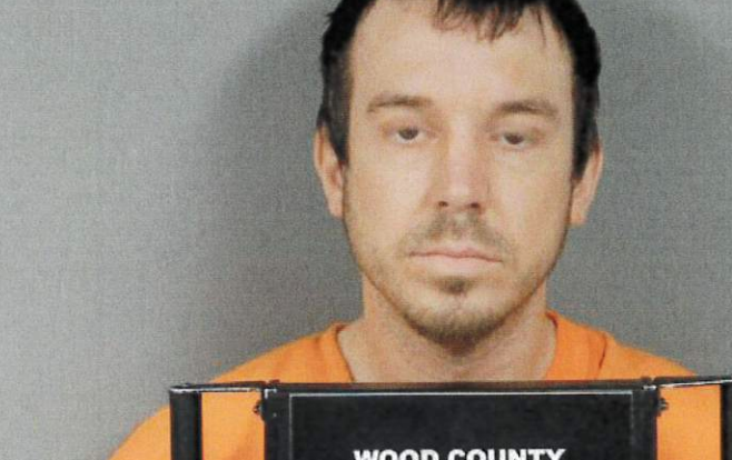 Wisconsin Rapids sheriffs arrest man for holding two people at gun point