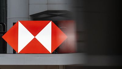 HSBC Mulls Combining Commercial, Investment Bank to Cut Costs