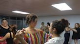 Los puertorriqueños derriban los roles de género en el baile a ritmo de salsa