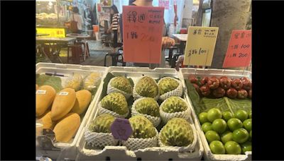 中國遊客怒士林夜市釋迦1顆200元 消保官赴水果攤稽查