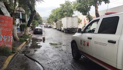 Lluvia deja inundaciones en Tláhuac y un árbol caído en Azcapotzalco | El Universal