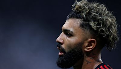 Comentarista se irrita com foto de Gabigol com camisa do Corinthians: 'Que p**** é essa?' - Lance!