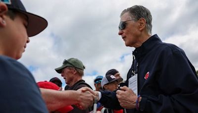 John Henry tells London newspaper that Red Sox ‘are not going to come up for sale’ - The Boston Globe