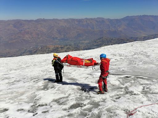 The body of an American climber buried by an avalanche 22 years ago in Peru is found in the ice