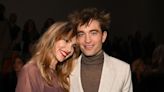 Suki Waterhouse confirmó que está esperando un bebé con Robert Pattinson: “Algo está sucediendo por acá”