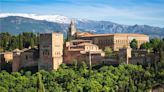 La ciudad española en la que el agua "desafía" la gravedad