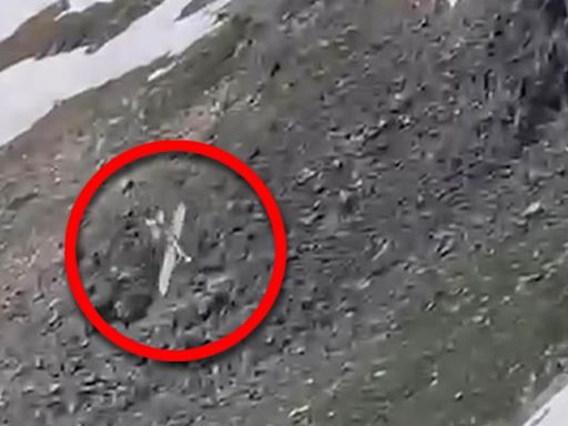 Moment Cessna comes within inches of crashing into side of mountain