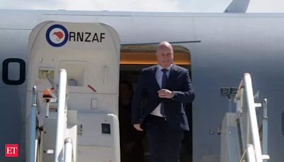 New Zealand Prime Minister's plane breaks down on way to Japan