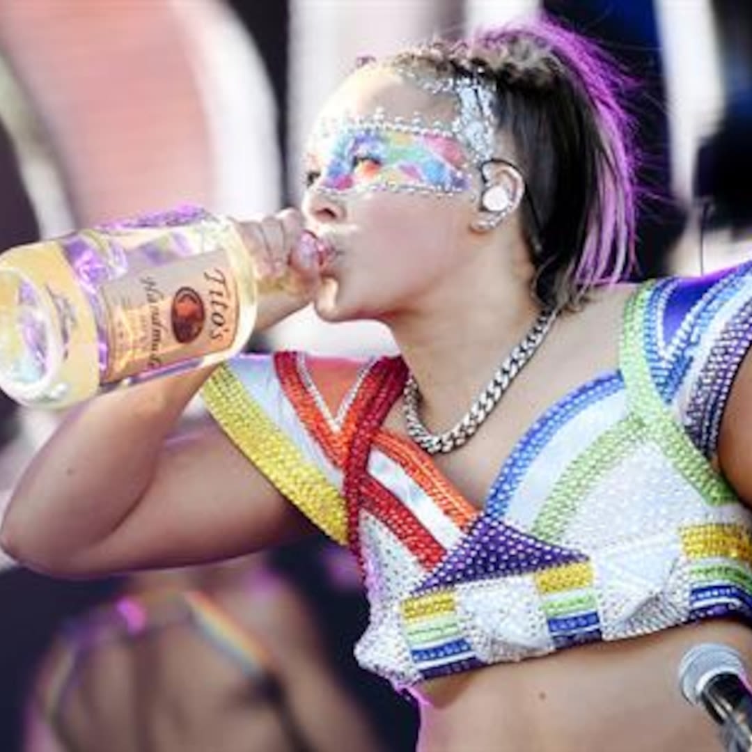 JoJo Siwa Admits Why Drinking Alcohol on Stage Is Thanks to Her Grandma - E! Online