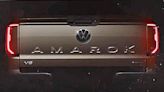 福斯商旅公布2023年式全新Amarok最新車尾預告圖，尾門V6徽記確認將配備V6柴油動力
