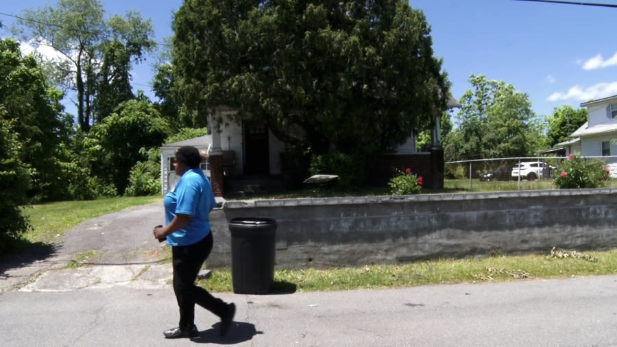 FBI raids house on Mool Avenue in Beckley