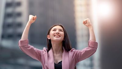 用笑容掩飾痛楚 3星座女愛裝堅強 獅子最明顯 - 運勢