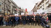 Thousands of minority Serbs protest Kosovo's decision to abolish the Serbian dinar