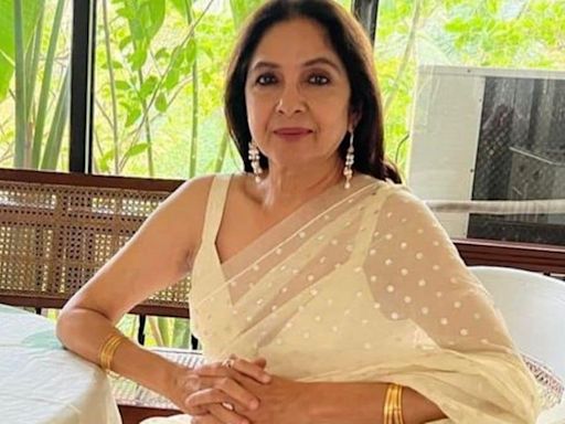 Neena Gupta Had A "Good Morning" As She Relished Onion Pakodas With Chutney