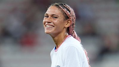 2024 Olympics: Get to Know Soccer Star Trinity Rodman, Daughter of Dennis Rodman and Michelle Moyer - E! Online