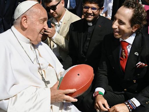 Salem's Stellato has audience with Pope Francis as part of busy summer