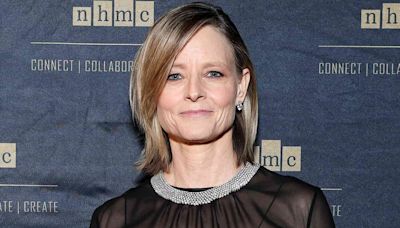 Jodie Foster says she never wanted to do a play again after her stalker came to the theater with a gun