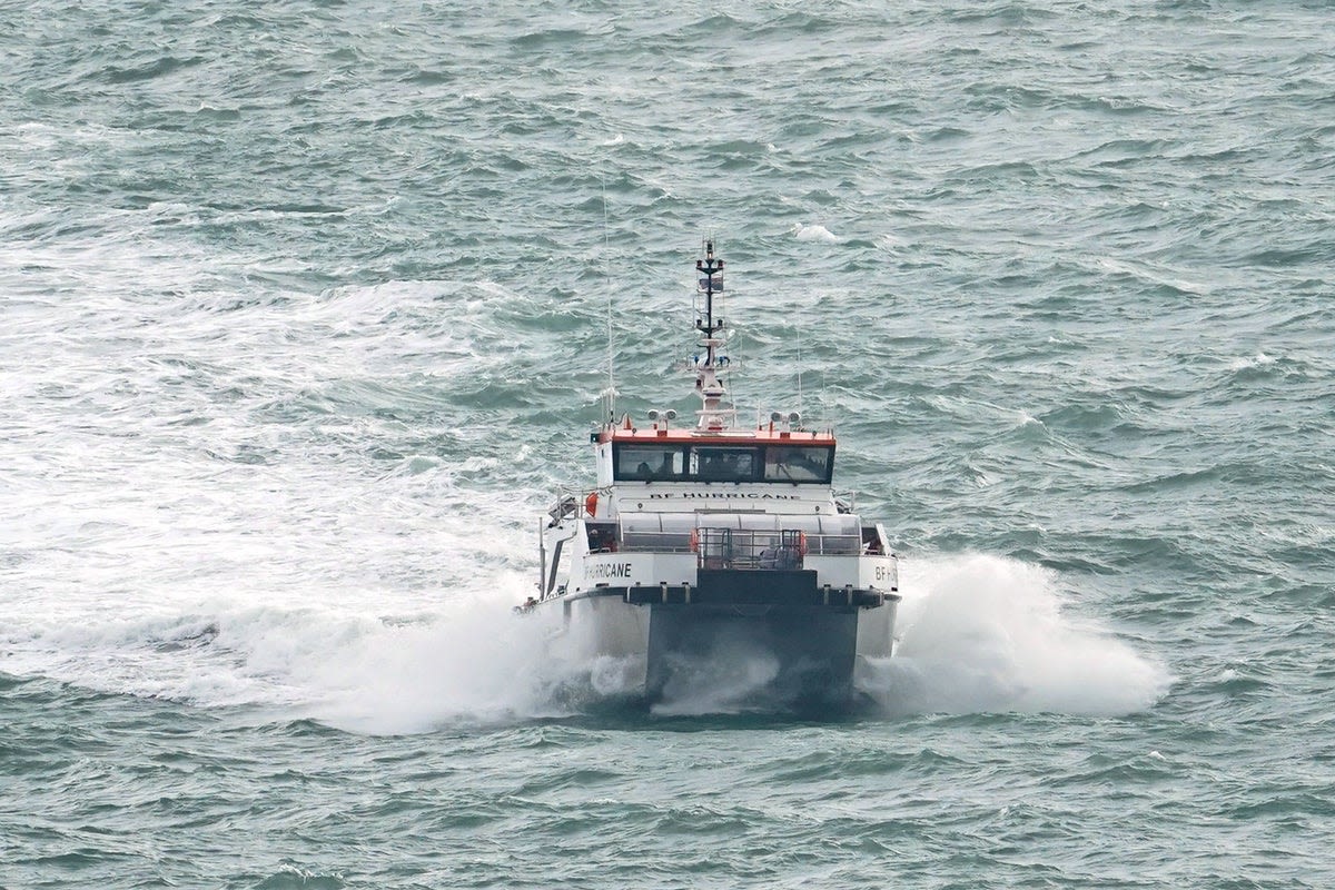 80 migrants rescued in English Channel after boat capsizes