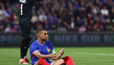 Euro 2024 : Un échange de regards impromptu entre Mbappé et une publicité pendant le match France-Luxembourg