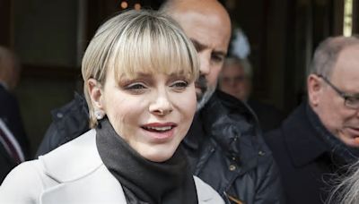 Il nuovo hair look di Charlene di Monaco, la principessa torna in pubblico con una frangetta