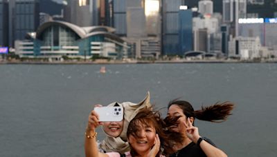 強颱魔羯直撲海南狂風暴雨 港股休市一天、北越4機場明關閉