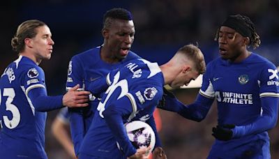 ...fumes after Cole Palmer's extraordinary clash with Noni Madueke and Nicolas Jackson over Chelsea penalty against Everton as he confirms who is permanent taker | Goal.com Malaysia