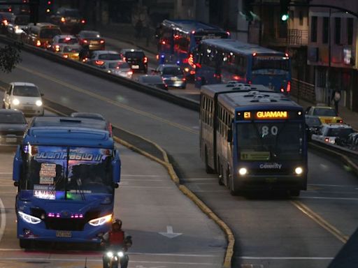 Ecuador hit by nationwide blackout, leaving 17 million in the dark