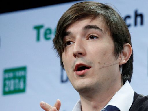 Robinhood CEO explains how he got employees back to the office after initially saying the company was 'remote-first'