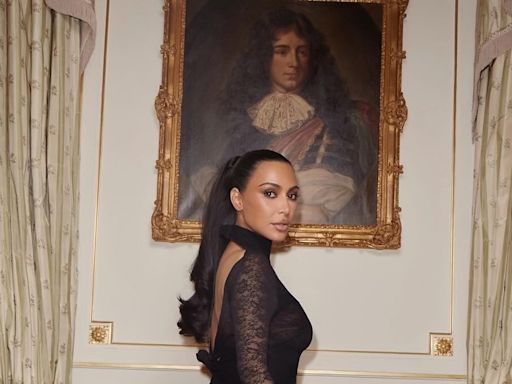 Kim Kardashian diz que pode governar um país após assistir a 'The Crown'