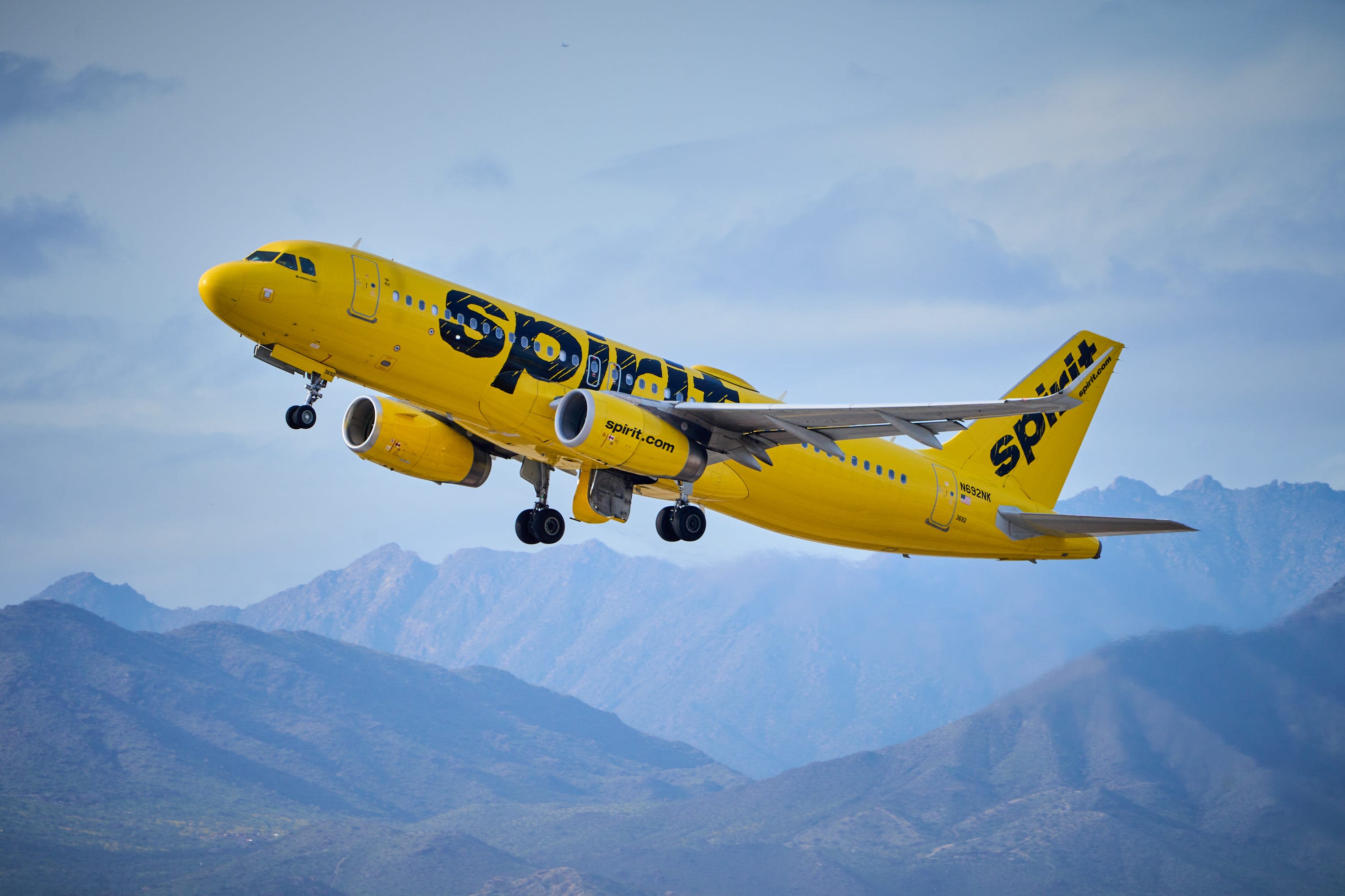 Spirit Airlines flight evacuated onto taxiway at John Glenn Columbus International Airport