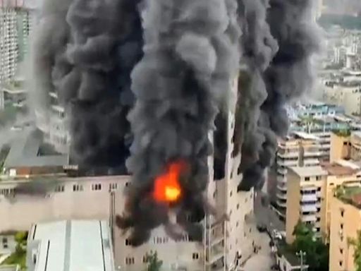 Al menos 16 personas mueren en un incendio en un centro comercial en China