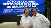 El gobierno de Colombia y el ELN firman en Caracas el primer acuerdo en el proceso de paz