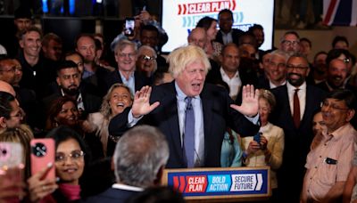 Boris Johnson return choreographed to avoid handshake with Sunak