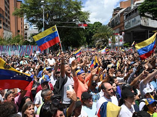 Repressão na Venezuela já prendeu 160 mulheres e 114 menores em protestos contra reeleição de Maduro, diz ONG Foro Penal