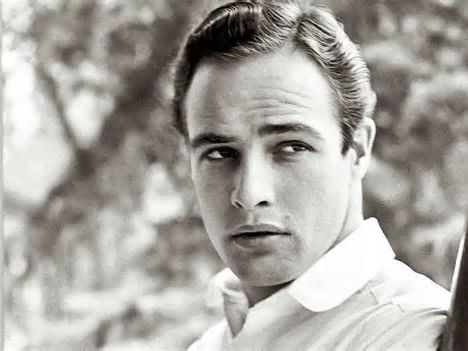 100 años de Marlon Brando, el rebelde seductor que se cansó de ser una leyenda de Hollywood y acabó en la miseria