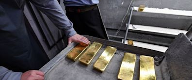 Gold rises 1% as soft US jobs data lifts Fed rate cut bets