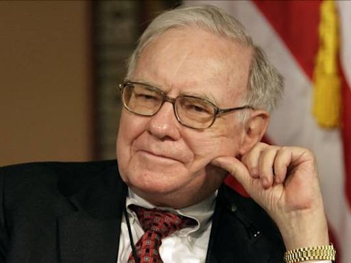 ‘We only swing at pitches we like’: Warren Buffett is sitting on $182 billion of cash, warns ‘more can go wrong’ in the world — 2 strategies to diversify beyond the stock market