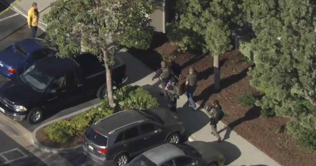 Man arrested after brief standoff with deputies in Moorpark