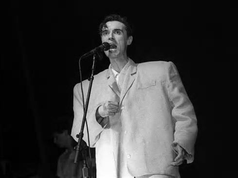 Rei momo: cuando David Byrne estuvo “loco de amor” por Celia Cruz