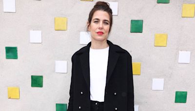 Carlota Casiraghi triunfa en Marsella a golpe de básicos: traje con sello francés y ‘Mary Janes’