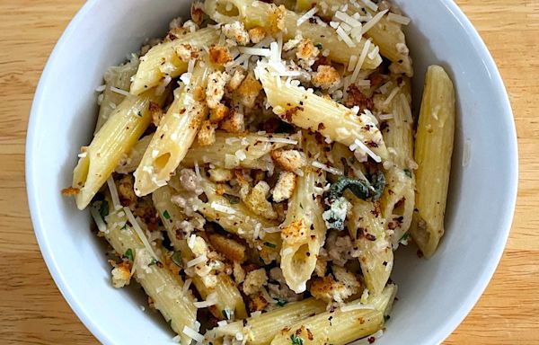 I tried Gordon Ramsay's favorite 10-minute pasta and now I know why he makes it every week