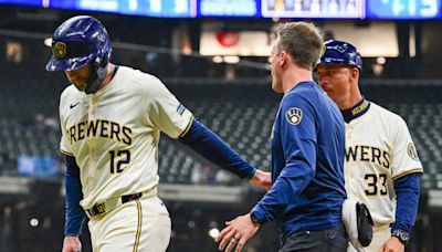 Brewers' Rhys Hoskins suffers hamstring injury; severity won't be known until Tuesday