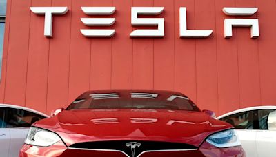 新能源車｜外媒：Tesla向中國註冊 全自動輔助駕駛軟件 計劃今年推 考慮按月收費