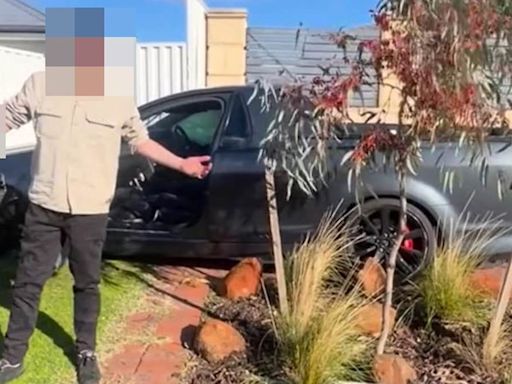 Driver's unbelievable response after he crashed into a front yard