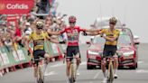 Poels evita el póker de Evenepoel y Kuss celebra la Vuelta